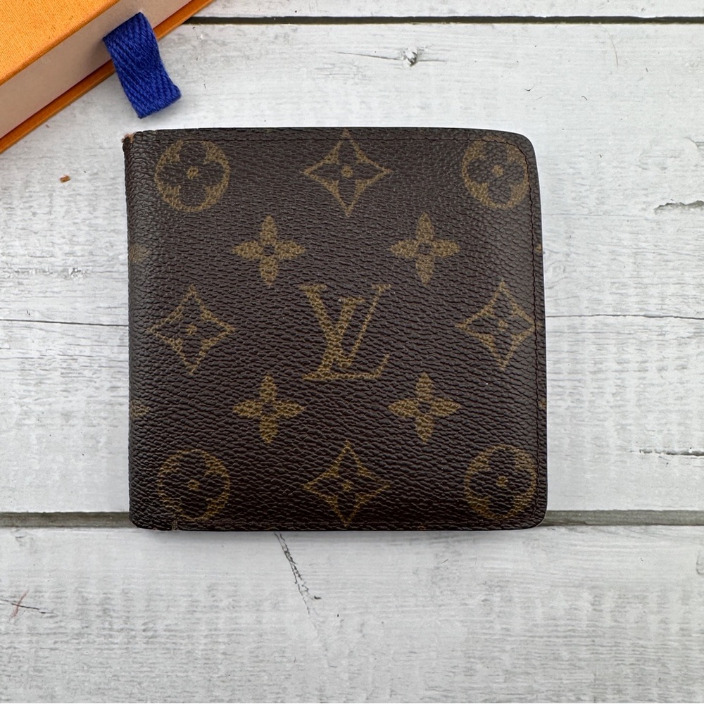 AUTHENTIC Louis Vuitton wallet or credit card holder. Canvas monogram.